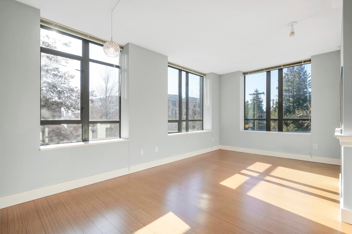 Dining Area Photo of 312 170 W 1st Street, North Vancouver, BC