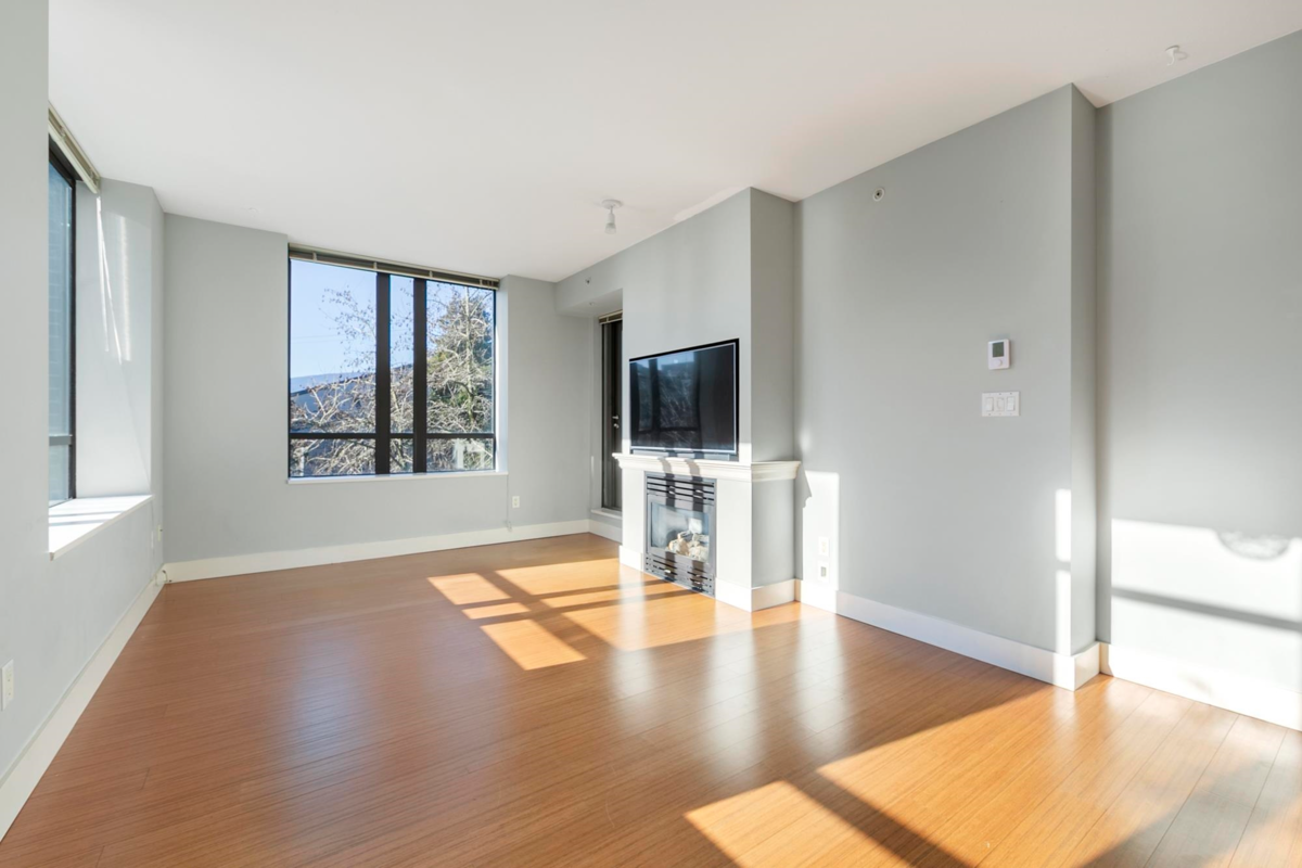 Kitchen Photo of 312 170 W 1st Street, North Vancouver, BC