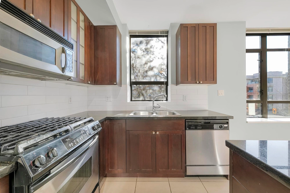 Primary Bathroom Photo of 312 170 W 1st Street, North Vancouver, BC
