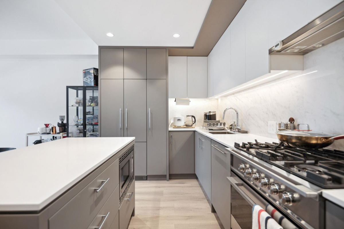 Primary Bathroom Photo of 206 6085 Irmin Street, Burnaby, BC