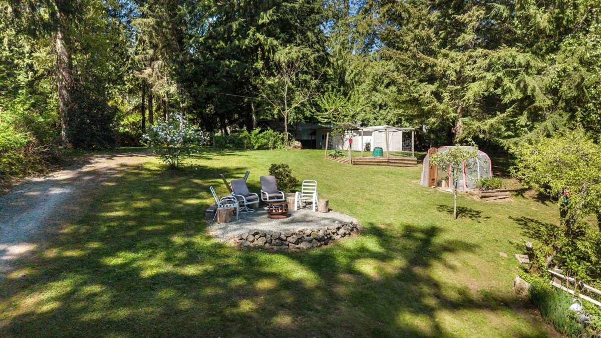 Living Room Photo of 4895 Southside Road, Chilliwack, BC