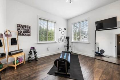 Hallway Photo of 9974 Llanberis Way, Rosedale, BC