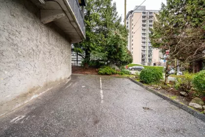 Garden / Landscaping Photo of 208 211 W 3rd Street, North Vancouver, BC