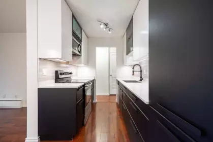 Walk-In Closet Photo of 208 211 W 3rd Street, North Vancouver, BC