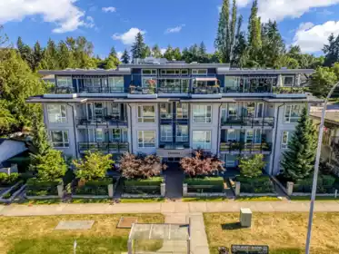 Entry Foyer Photo of 101 15628 104 Avenue, Surrey, BC