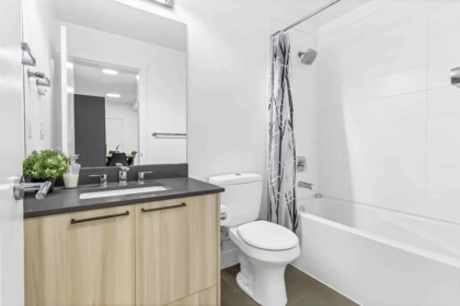 Primary Bathroom Photo of 101 15628 104 Avenue, Surrey, BC