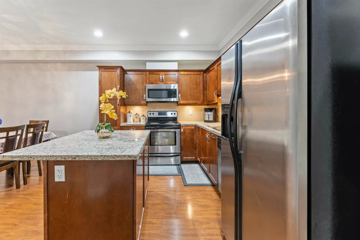 Dining Area Photo of 25 14462 61a Avenue, Surrey, BC