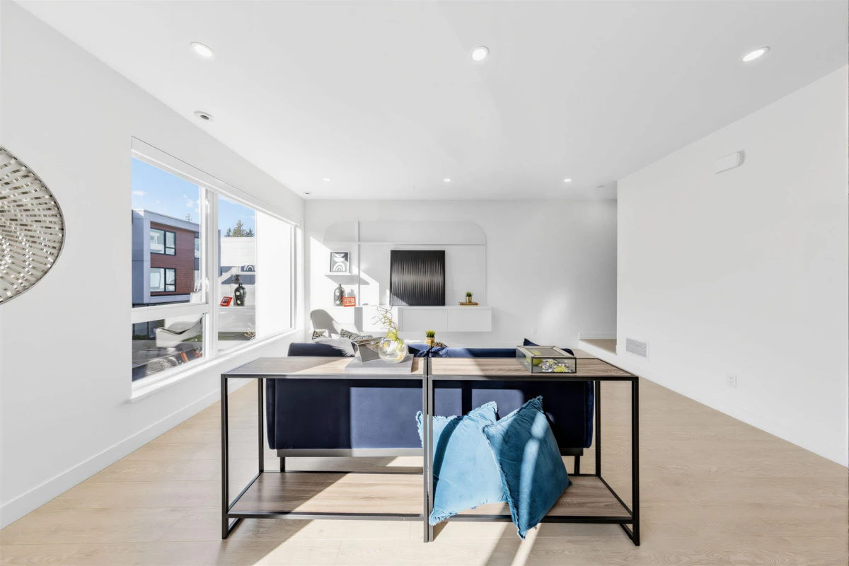 Dining Area Photo of 30 3597 Malsum Drive, North Vancouver, BC