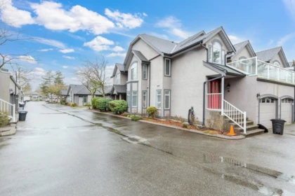 39 4740 221 Street, Langley, BC, Langley — Townhouse for sale