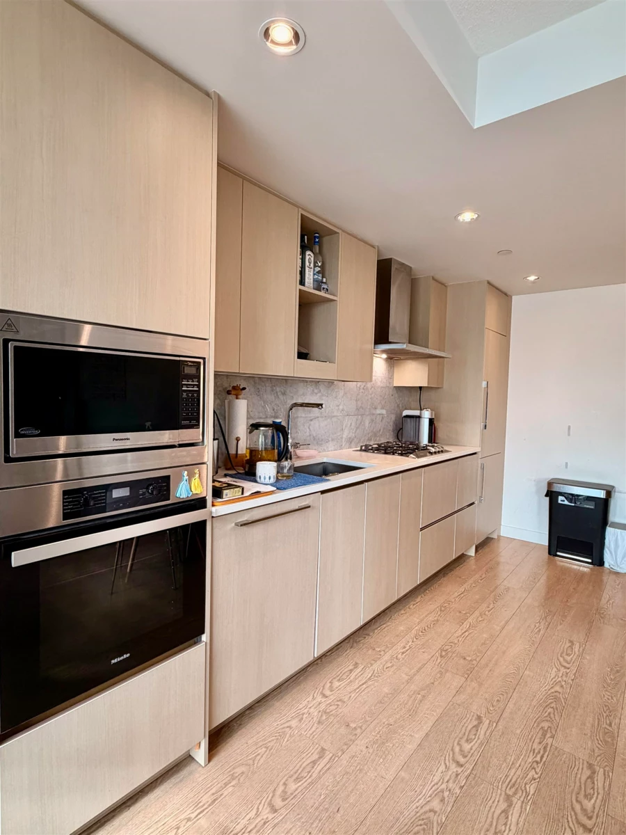 Dining Area Photo of 886 87 Nelson Street, Vancouver, BC