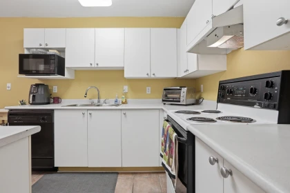 Kitchen Photo of 19 19034 Mcmyn Road, Pitt Meadows, BC