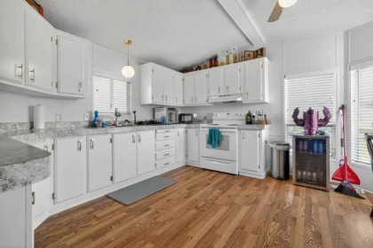 Laundry Room Photo of 18167 16 Avenue, Surrey, BC
