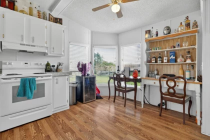 Mudroom Photo of 18167 16 Avenue, Surrey, BC