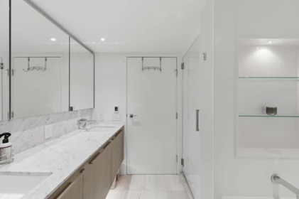 Guest Bathroom Photo of 1909 1111 Richards Street, Vancouver, BC