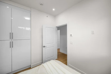 Powder Room Photo of 2174 E 46th Avenue, Vancouver, BC