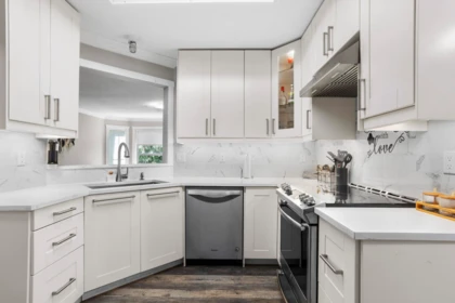 Mudroom Photo of 310 7435 121a Street, Surrey, BC
