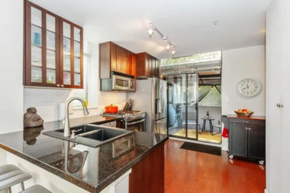 168 W 1st Street, North Vancouver, BC, North Vancouver — Townhouse for sale