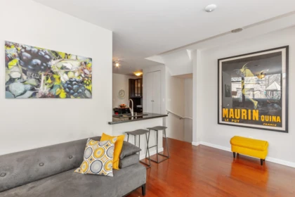 168 W 1st Street, North Vancouver, BC, North Vancouver — Townhouse for sale
