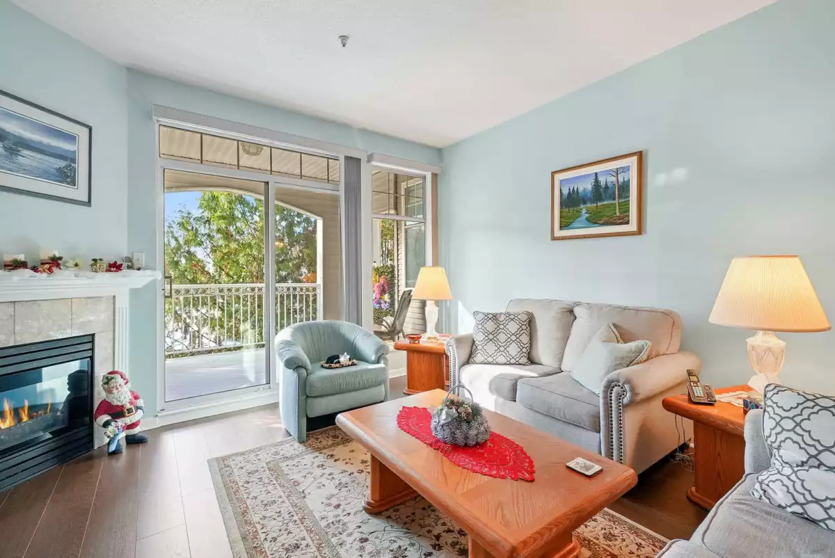 Family Room Photo of 306 5677 208 Street, Langley, BC