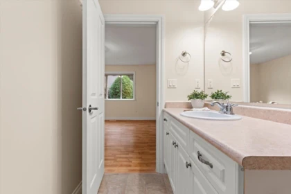 Laundry Room Photo of 166 46000 Thomas Road, Chilliwack, BC