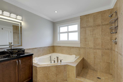 Entry Foyer Photo of 13998 115 Avenue, Surrey, BC