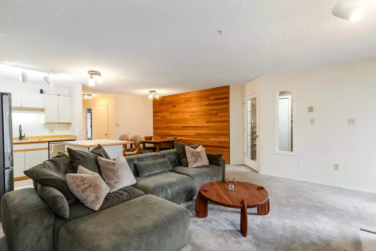 Dining Area Photo of 18 4725 Spearhead Drive, Whistler, BC