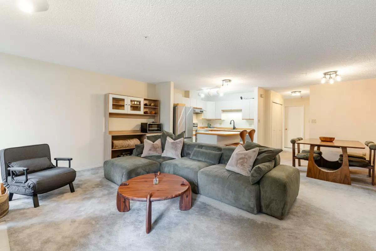 Living Room Photo of 18 4725 Spearhead Drive, Whistler, BC