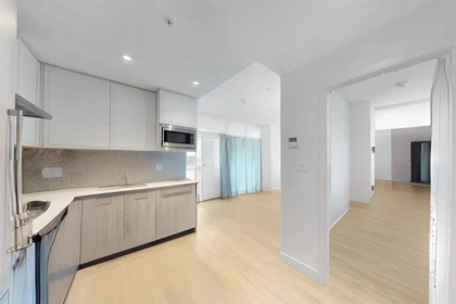 202 2288 Alpha Avenue, Burnaby, BC, Burnaby — Apartment/Condo for sale