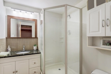 Hot Tub / Spa Photo of 325 Bayview Road, Lions Bay, BC