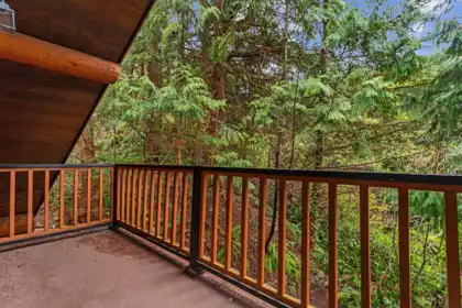 Mudroom Photo of 325 Bayview Road, Lions Bay, BC
