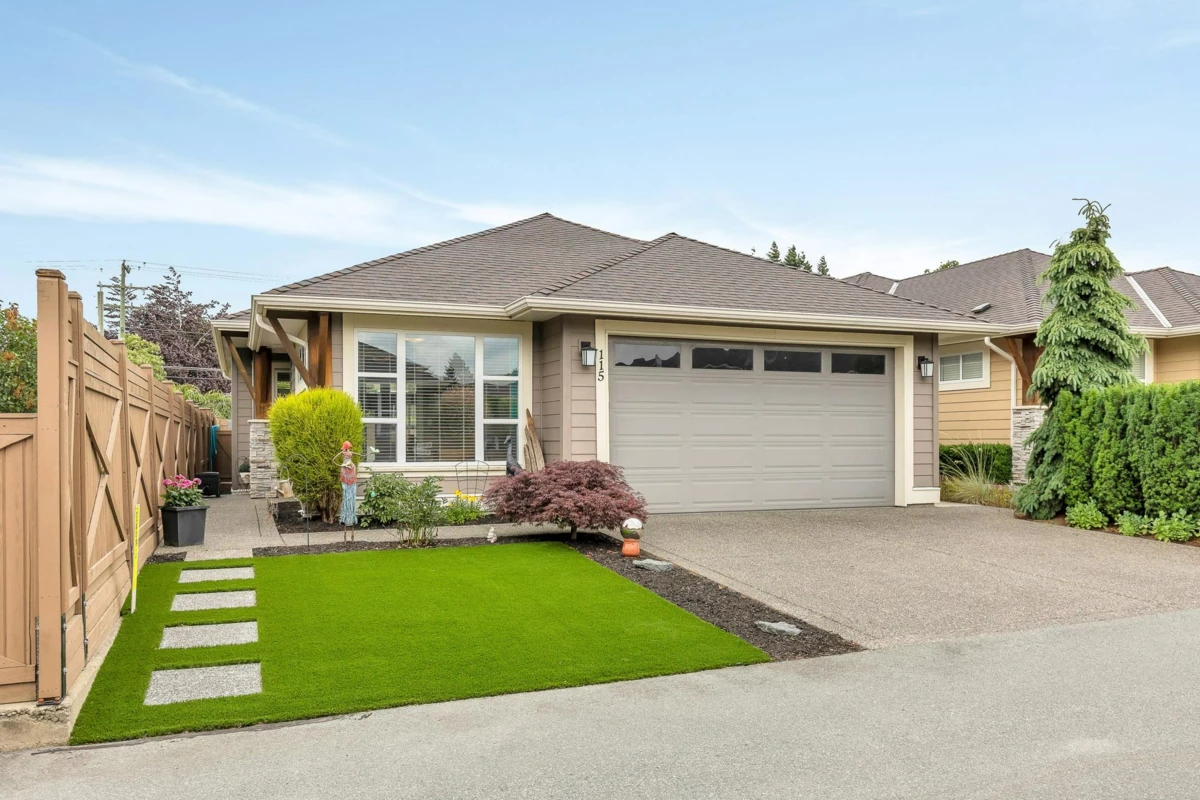 Living Room Photo of 115 6540 Dogwood Drive, Chilliwack, BC