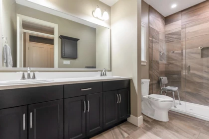Hallway Photo of 115 6540 Dogwood Drive, Chilliwack, BC