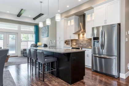 Kitchen Island Photo of 115 6540 Dogwood Drive, Chilliwack, BC
