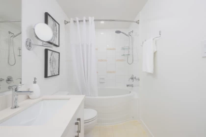 Guest Bathroom Photo of 301 2958 Silver Springs Boulevard, Coquitlam, BC