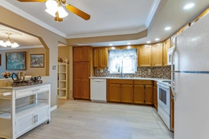 Basement Recreation Room Photo of 101 31930 Old Yale Road, Abbotsford, BC