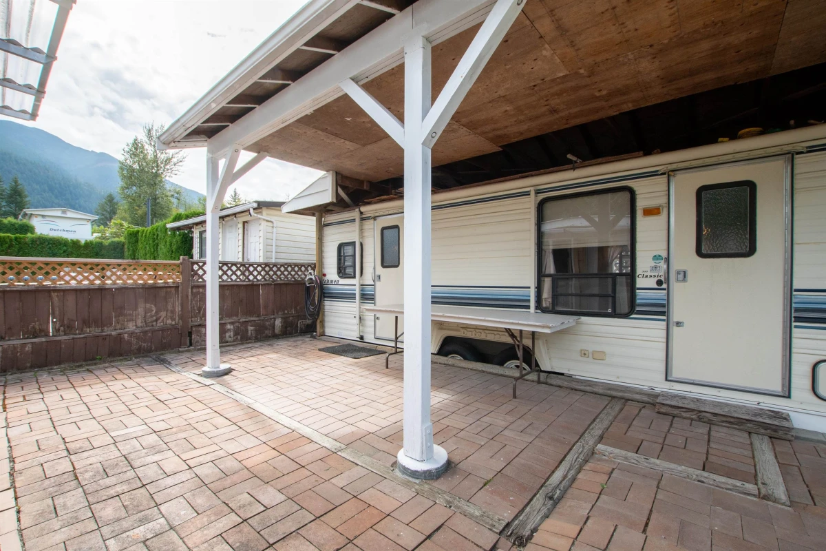 Dining Area Photo of 117 1436 Frost Road, Chilliwack, BC