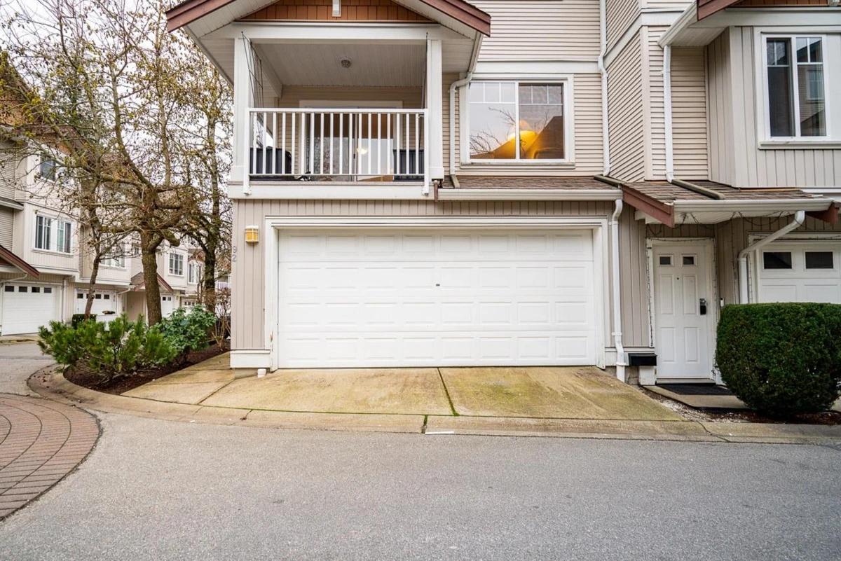 Living Room Photo of 92 12711 64 Avenue, Surrey, BC