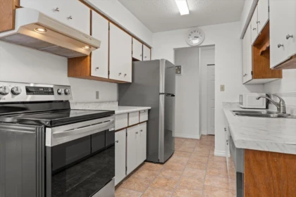 Primary Bedroom Photo of 101 32885 George Ferguson Way, Abbotsford, BC