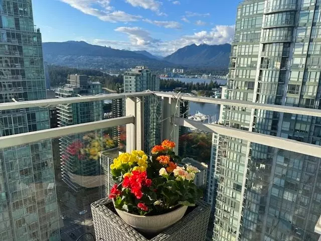 Family Room Photo of 3206 1200 W Georgia Street, Vancouver, BC