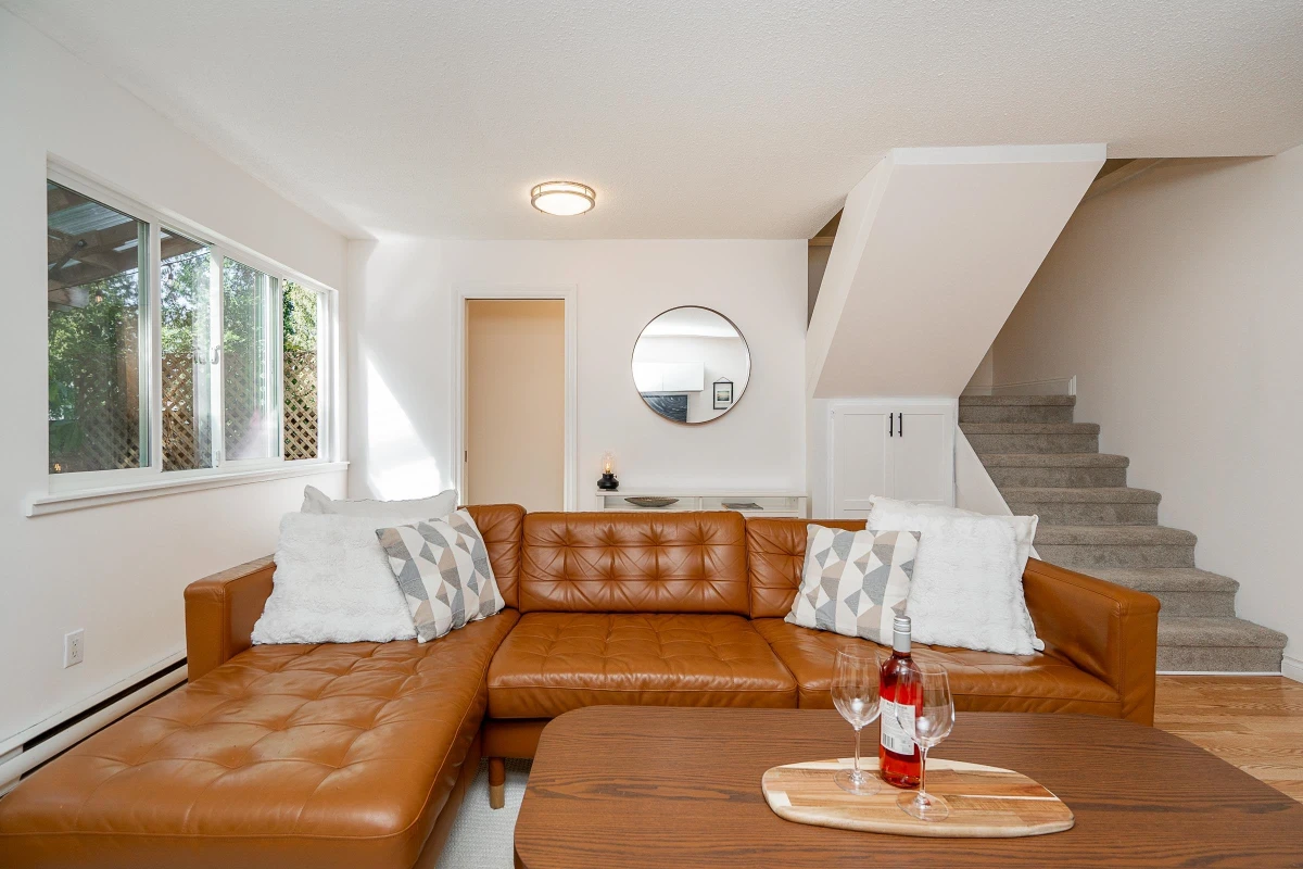 Dining Area Photo of 12108 Schmidt Crescent, Maple Ridge, BC