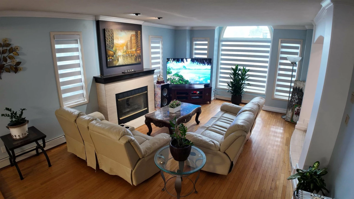 Living Room Photo of 8222 144 Street, Surrey, BC