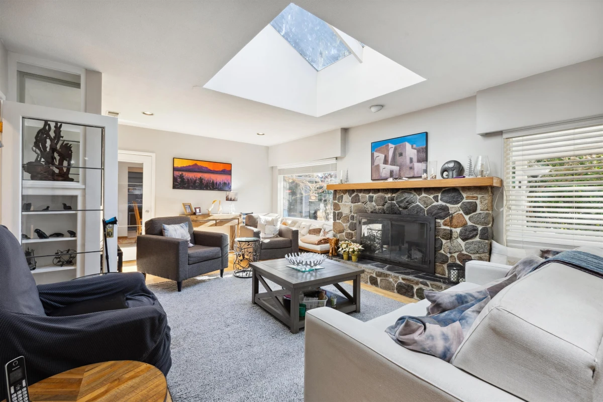 Family Room Photo of 4028 Rose Crescent, West Vancouver, BC