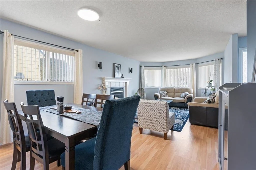 Dining Area Photo of 45430 Bernard Avenue, Chilliwack, BC