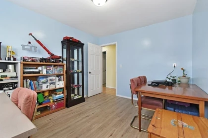 Entry Foyer Photo of 45430 Bernard Avenue, Chilliwack, BC