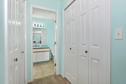 Powder Room Photo of 45430 Bernard Avenue, Chilliwack, BC