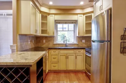 Kitchen Island Photo of 208 W 13th Avenue, Vancouver, BC