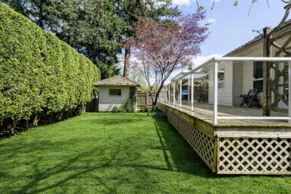 Garden / Landscaping Photo of 20947 44 Avenue, Langley, BC
