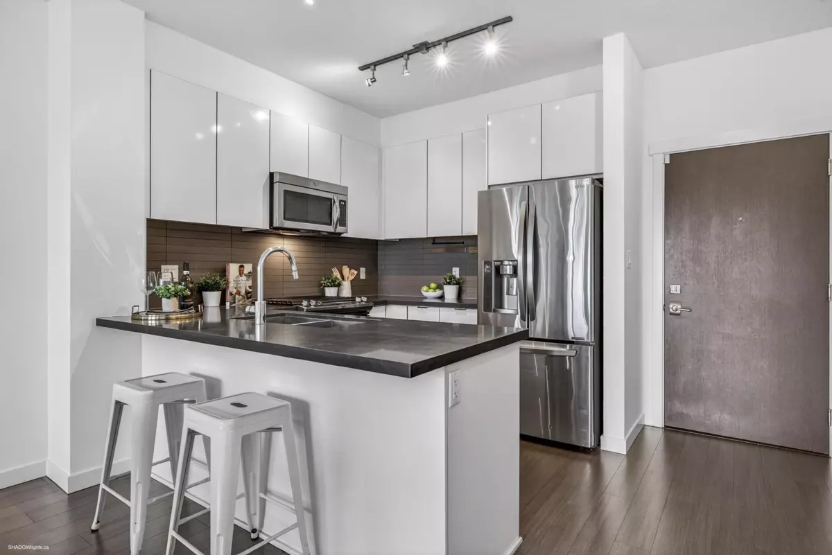 Family Room Photo of 430 15168 33 Avenue, Surrey, BC