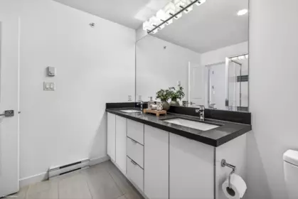 Hallway Photo of 430 15168 33 Avenue, Surrey, BC