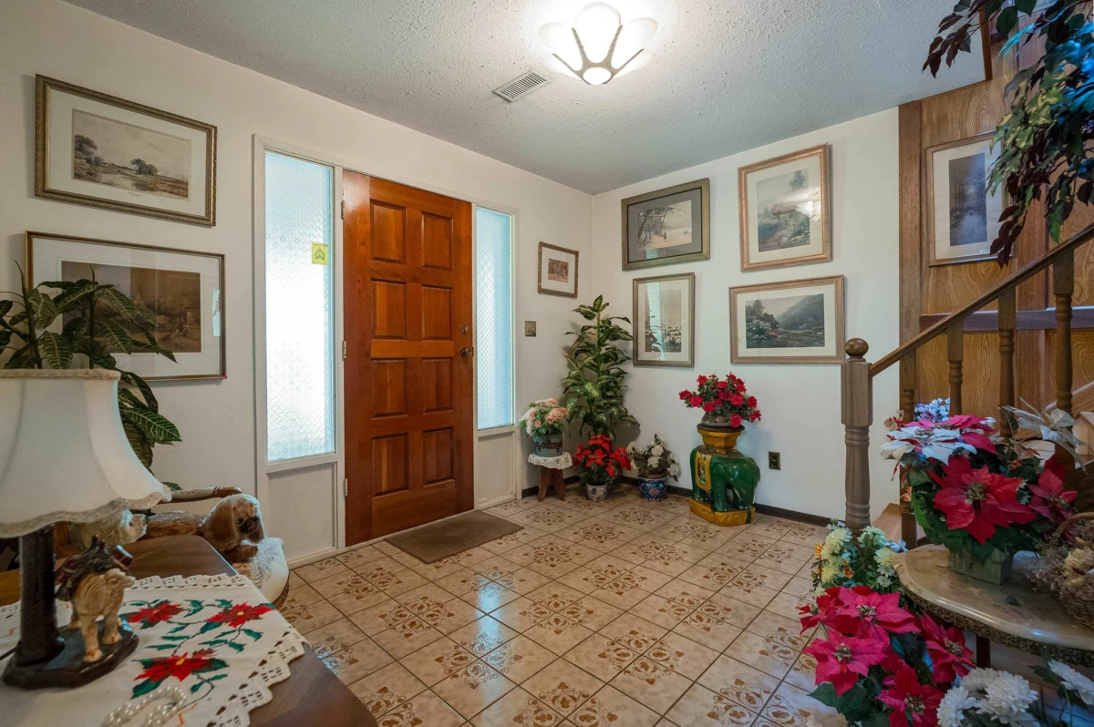 Family Room Photo of 10544 Suncrest Drive, Delta, BC
